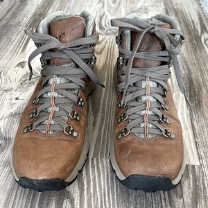 Danner Women’s Mountain 600, Rich Brown Full Grain, Style #62251, US size 8.5
